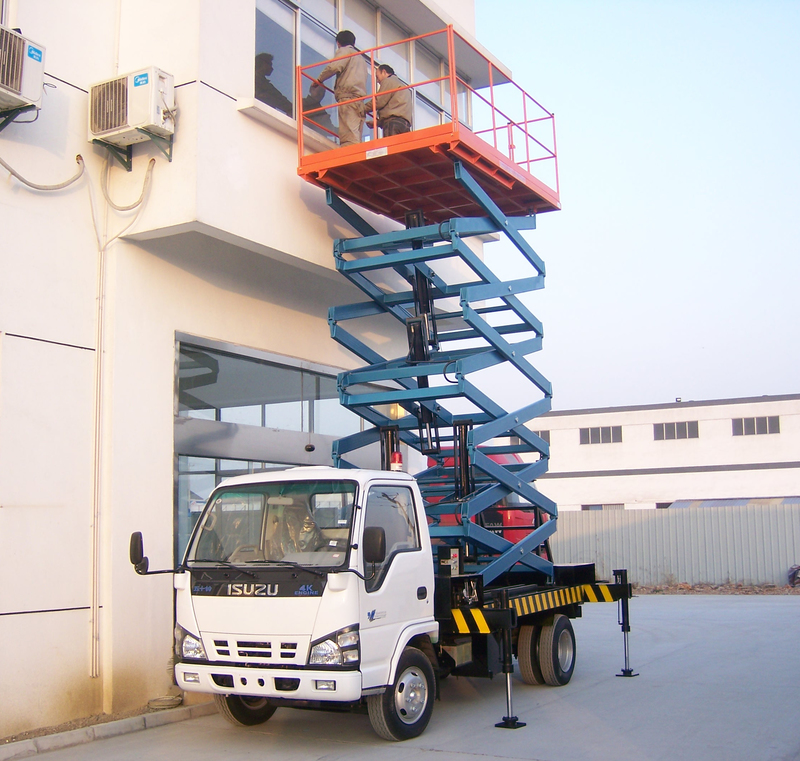 临沂汽车载剪叉式升降机